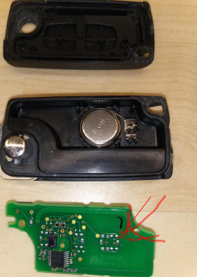 2 Tasten Schlüssel mit Chip.JPG (294.02 KiB) 4194 mal betrachtet 2 Tasten Schlüssel mit Chip.JPG