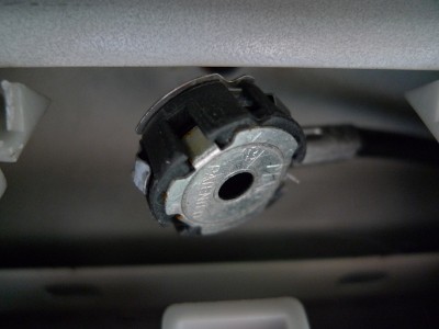 2012-09-26 001 Peugeot 306 - Dachantenne - Innenteil_a.jpg (174.3 KiB) 1532 mal betrachtet 2012-09-26 001 Peugeot 306 - Dachantenne - Innenteil_a.jpg