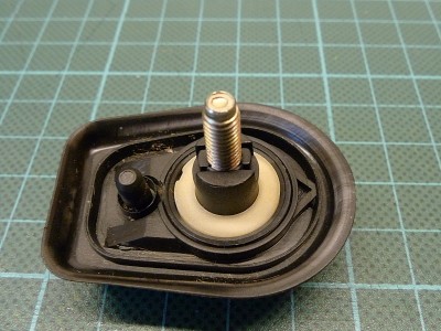 2012-09-26 004 Peugeot 306 - Dachantenne - Außenteil abgenommen_a.jpg (226.95 KiB) 1532 mal betrachtet 2012-09-26 004 Peugeot 306 - Dachantenne - Außenteil abgenommen_a.jpg