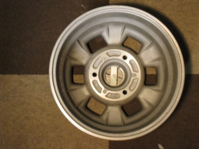 Felge1_hinten.JPG (171.84 KiB) 966 mal betrachtet Felge1_hinten.JPG