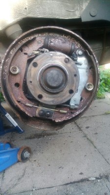 Bremse_h_li.jpeg (221.12 KiB) 10309 mal betrachtet Bremse_h_li.jpeg